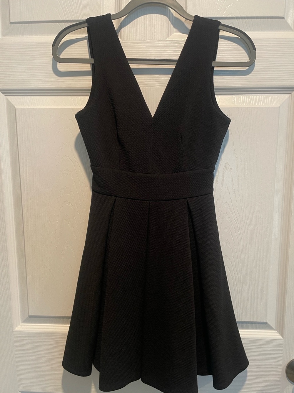 Haute Monde Black V-Neck Sleeveless Fit & Flare Mini Dress